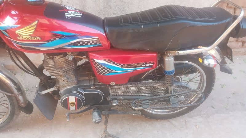 Honda cg 125 faisalabad number all ok  dacomant 1