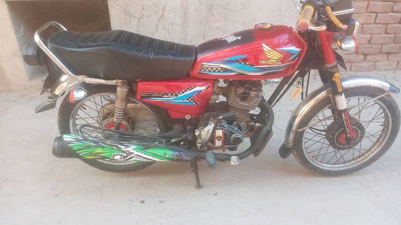 Honda cg 125 faisalabad number all ok  dacomant 8