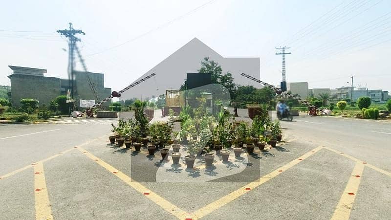 10 MARLA CORNER PLOT FOR SALE 60 WIDE ROAD NEAR PARK 0