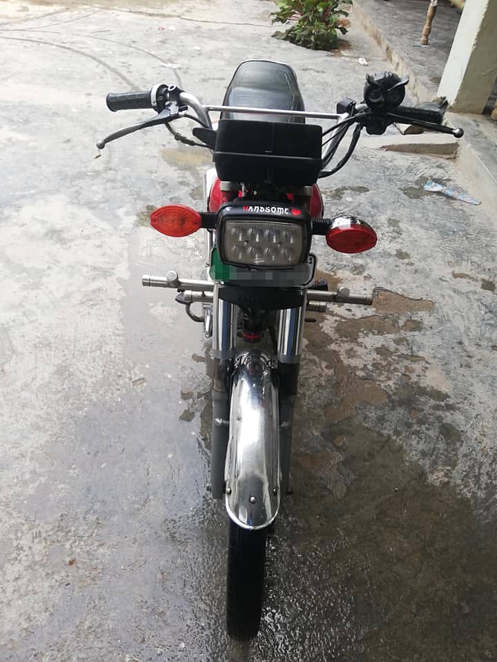 Honda CG 125 2011 3