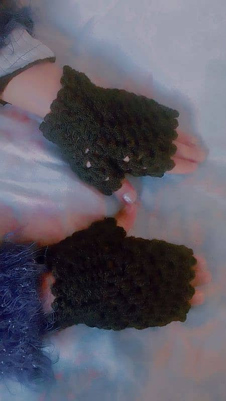 black hand Gloves 0