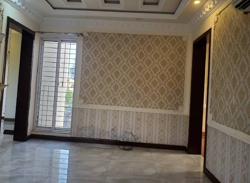 1 Kanal Luxuey Upper Portion For Rent In DHA Phase 5,Block K, Lahore. 4