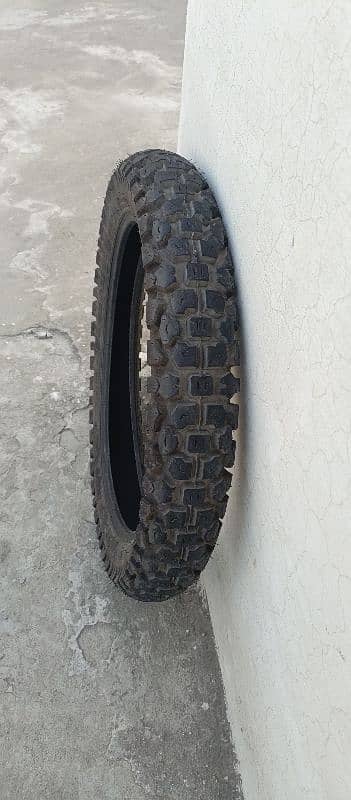 Tube less Tyre YBR 125 1