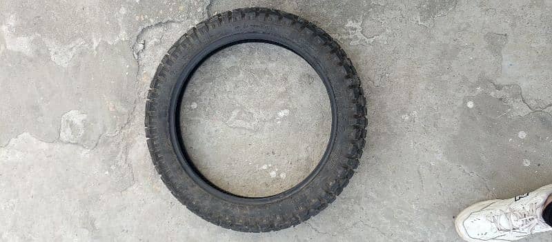 Tube less Tyre YBR 125 2