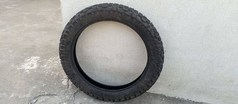 Tube less Tyre YBR 125 3