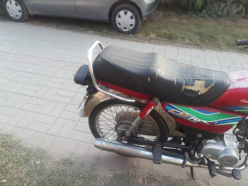 Honda CD 70 2017 3