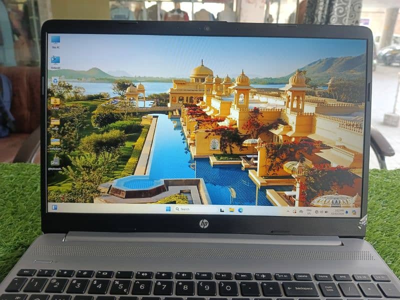 Hp Core i5 11th Generation laptop . in box pack condition. 1