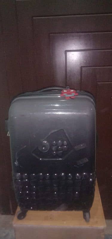 luggage bag important bag beautiful look like new 0