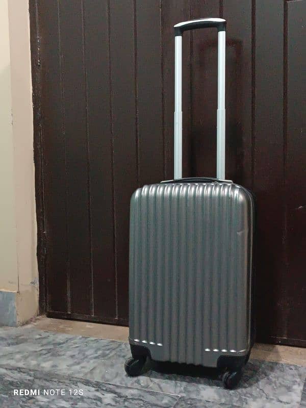 luggage bag important bag beautiful look like new 12