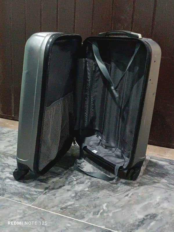 luggage bag important bag beautiful look like new 14