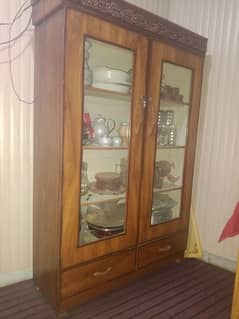 Rarely Used. Almost new Condition Showcase