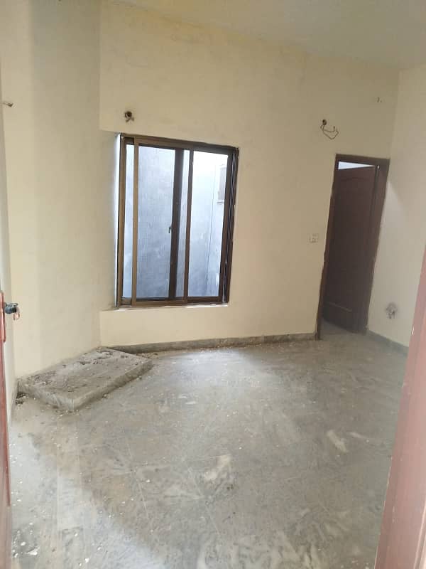 3 Marla separate Upper portion for rent at Usman block lasani Pulli sargodha road 10