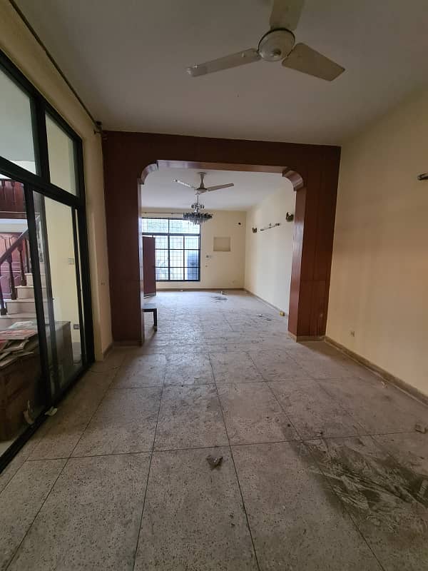 10MARLA DOUBLE STOREY HOUSE FOR RENT IN ALLAMA IQBAL TOWN 16