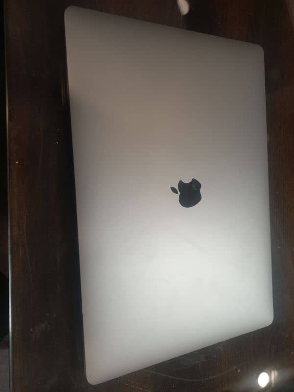 Macbook pro 2019 15.4 inch,i9, 32gb ram, 512gb ssd. imported from USA. 1