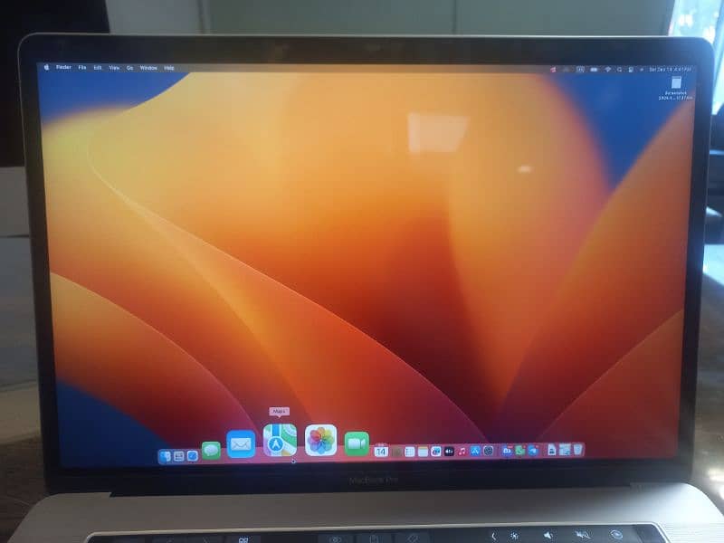 Macbook pro 2019 15.4 inch,i9, 32gb ram, 512gb ssd. imported from USA. 2