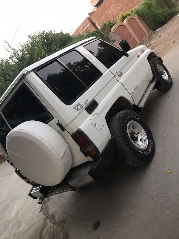 Toyota Land Cruiser 1987 14