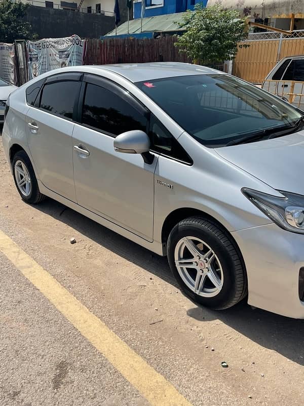 Toyota Prius 2014model/ 2017 import 5