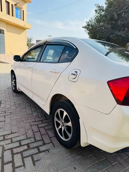 Honda City  2016 White colour / Call Details 3