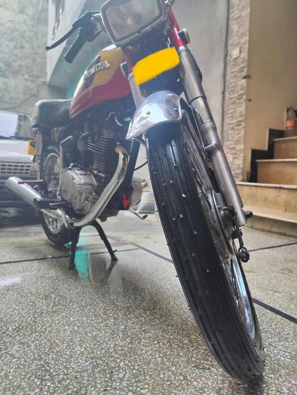 Honda 125 euro 2 excellent condition. . . 5