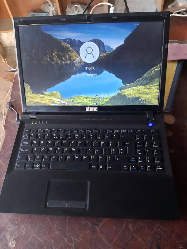 selling Lenovo laptop 4