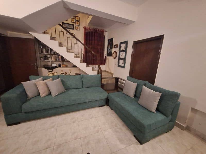 5 seater sofa set with corner table 0