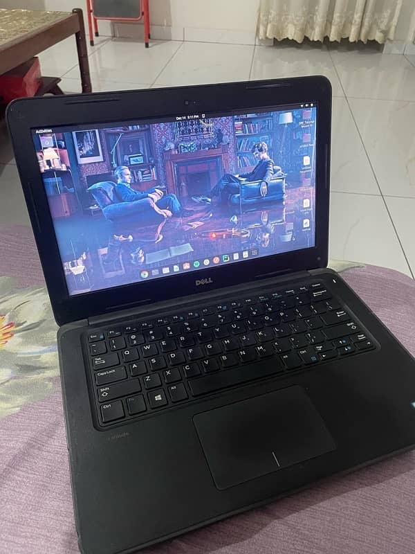 Dell latitude 3380 8/10 condition 0