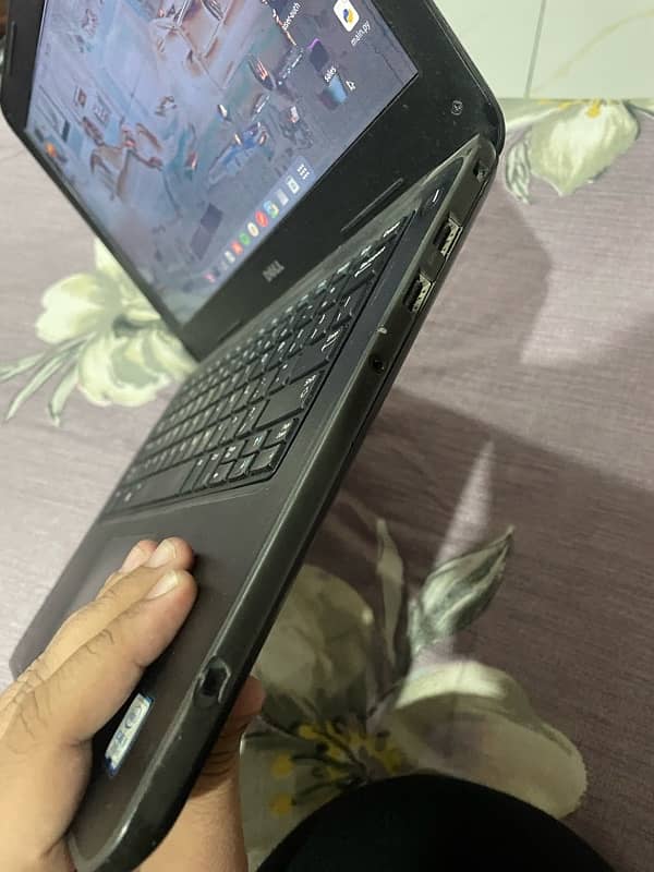 Dell latitude 3380 8/10 condition 1