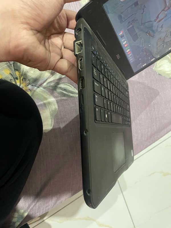 Dell latitude 3380 8/10 condition 2