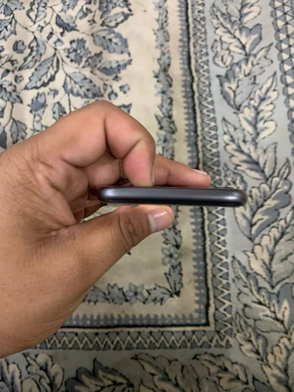 IPhone 8 in good condition 3