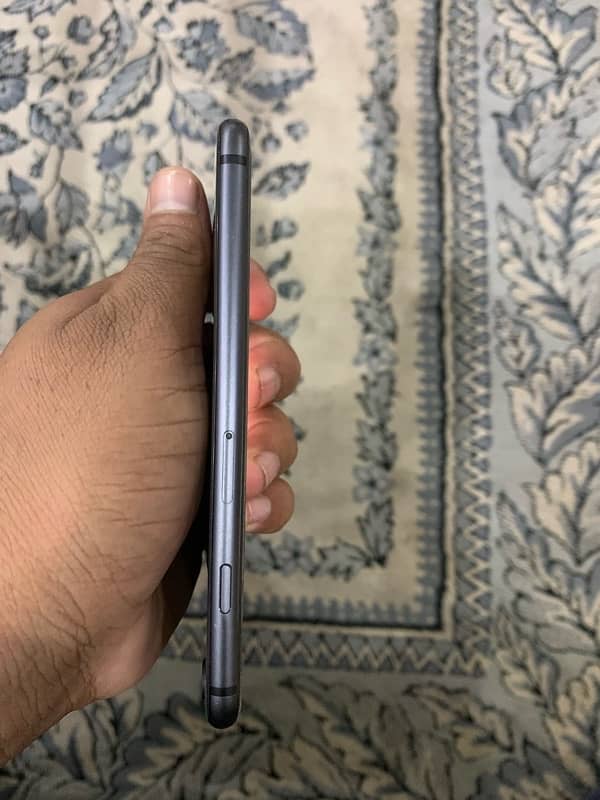 IPhone 8 in good condition 5