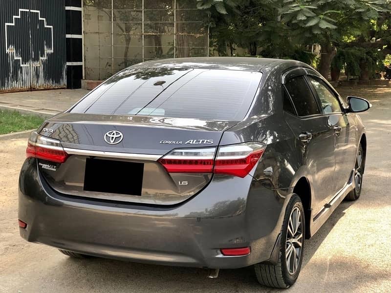 Toyota Corolla Altis 2019 3