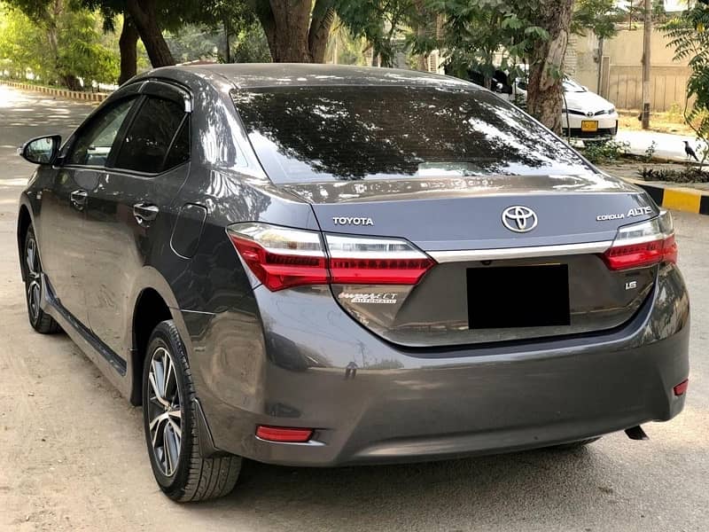 Toyota Corolla Altis 2019 4