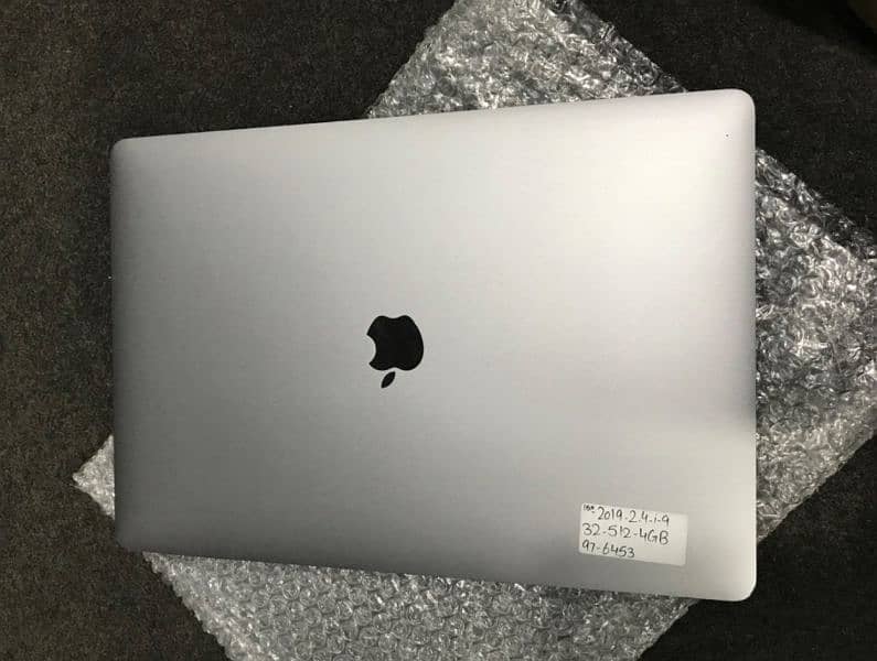 Macbook 2019 i9, 32GB Ram, 512GB Storage, 4GB Graphic 5