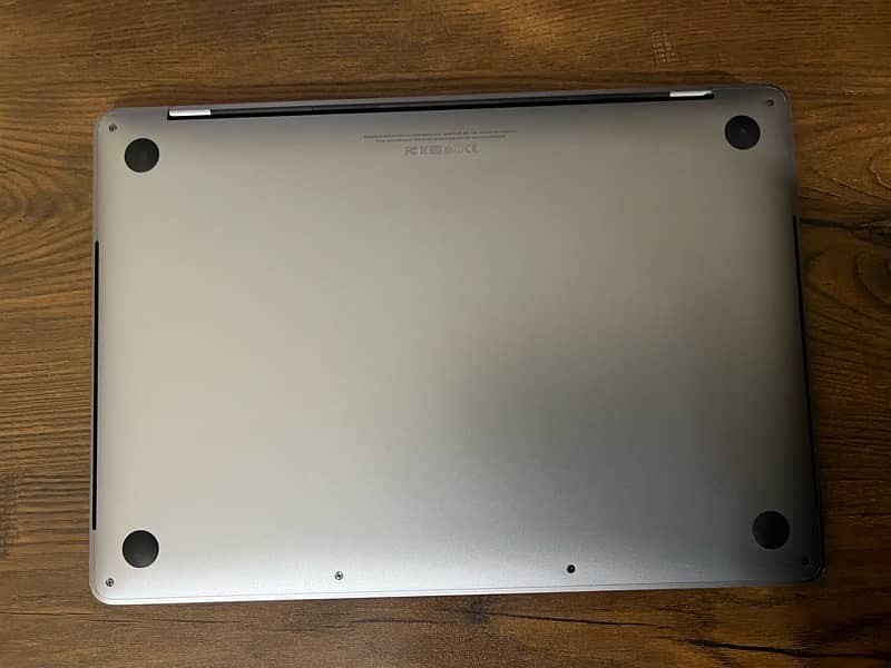 MacBook Pro 13 Inch | 2017 3