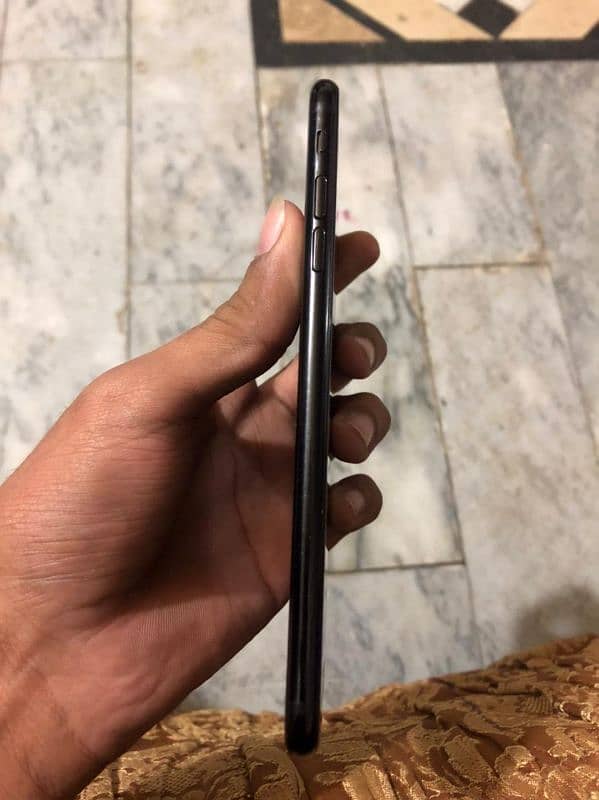 i phone 7plus pta 4