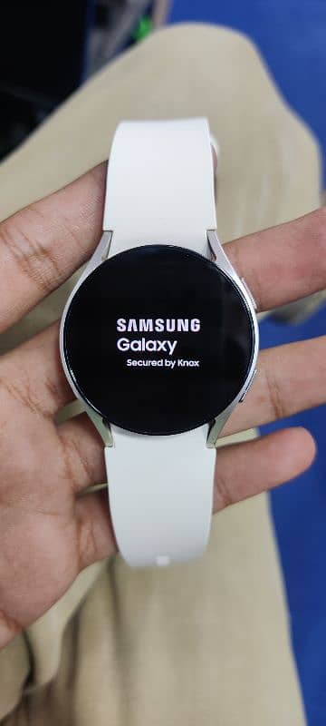 Samsung Galaxy watch 6 40mm silver brand new condition 1