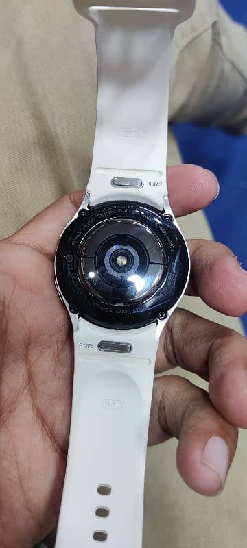 Samsung Galaxy watch 6 40mm silver brand new condition 4