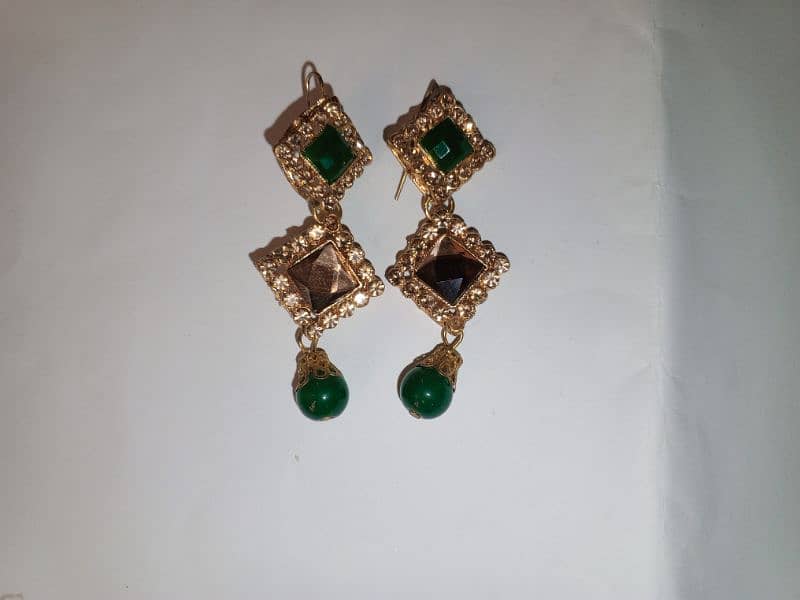 earrings 0