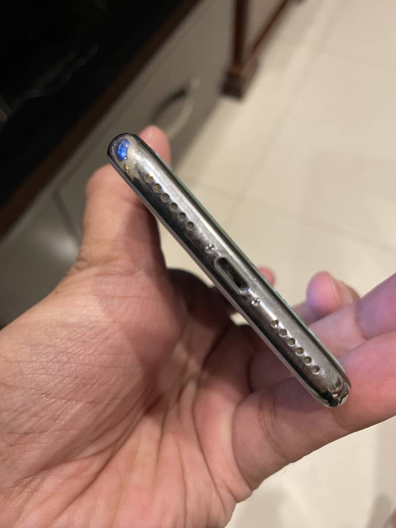 Apple iPhone X 64 GB 4