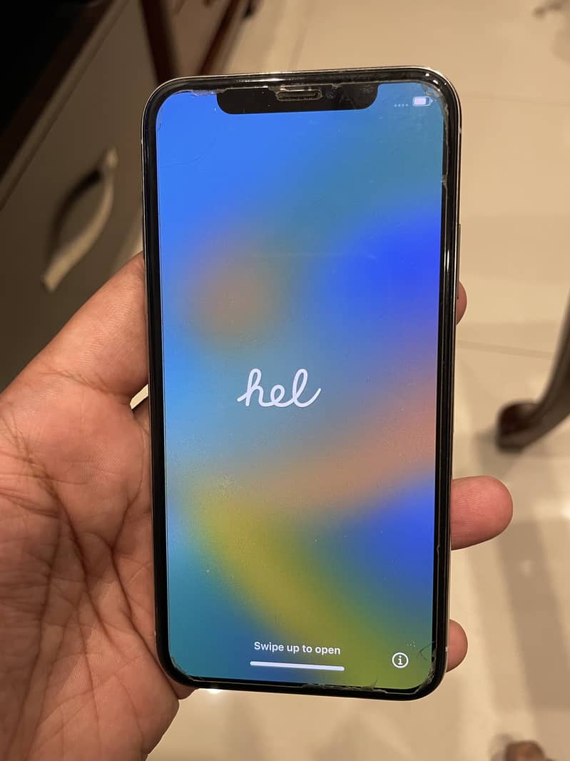 Apple iPhone X 64 GB 5