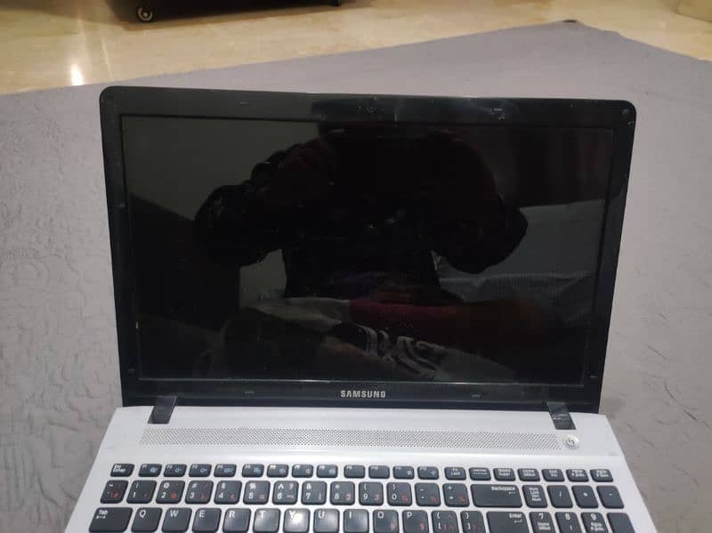 SAMSUNG CORE I 5 (NO DISPLAY) 0