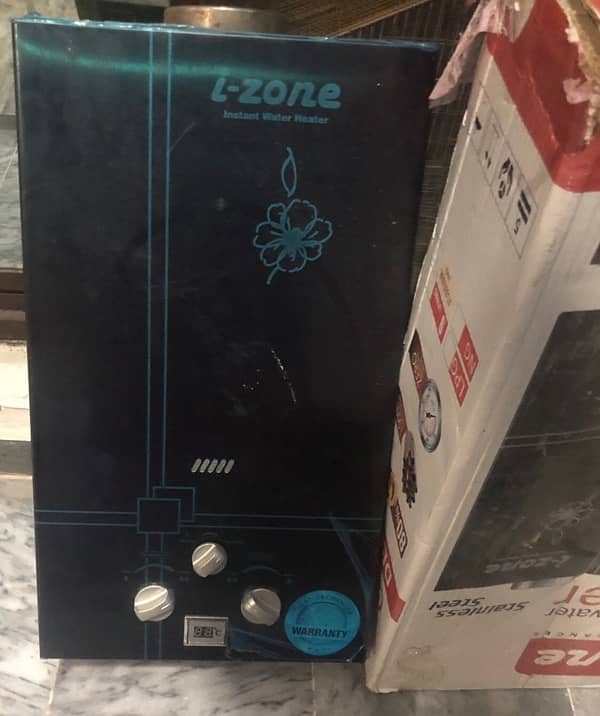 i. zone instant geyser for sale dual 9 litre 1