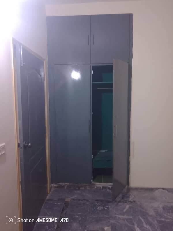 5 marla loyer portion 1 bedroom tvl kichan near emporium mall 0