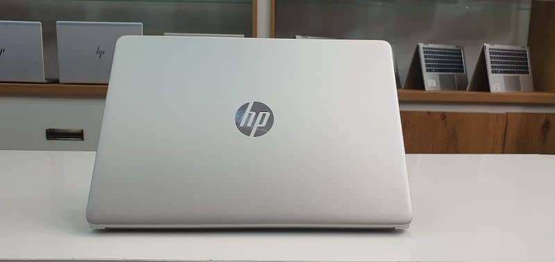 HP LAPTOP 14S !! RYZEN 7 !! 5700U  !! 8 GB RAM !! 512 GB SSD 1