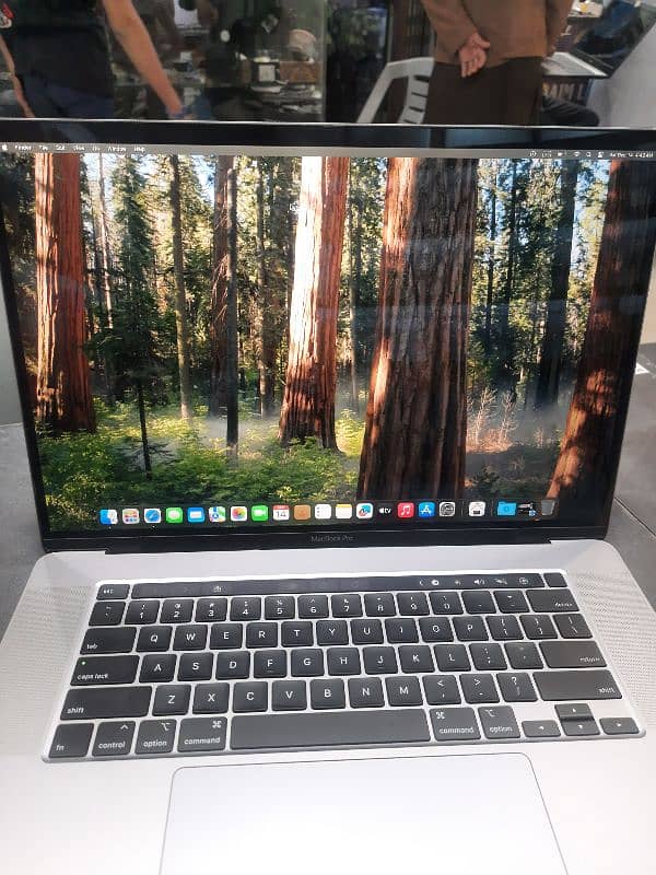 Apple Macbook pro 2019 0