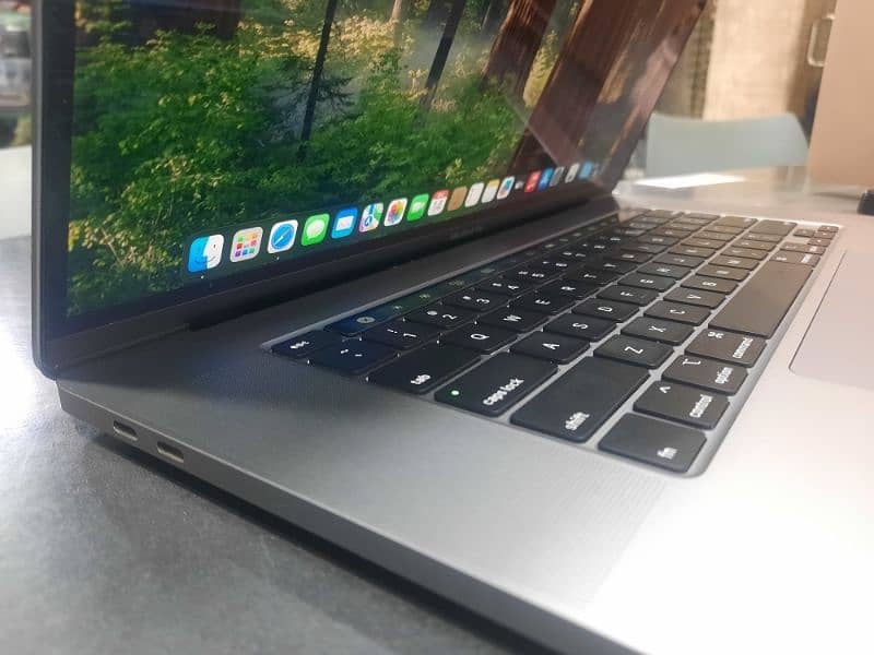 Apple Macbook pro 2019 1