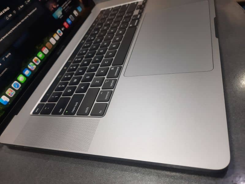 Apple Macbook pro 2019 6