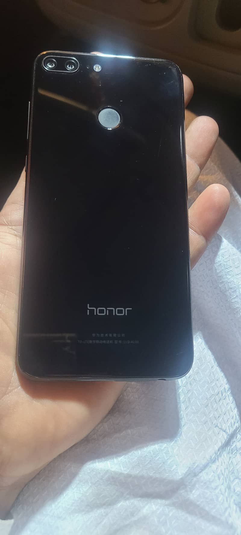 Honor 8 . . Honor 9. lite 11