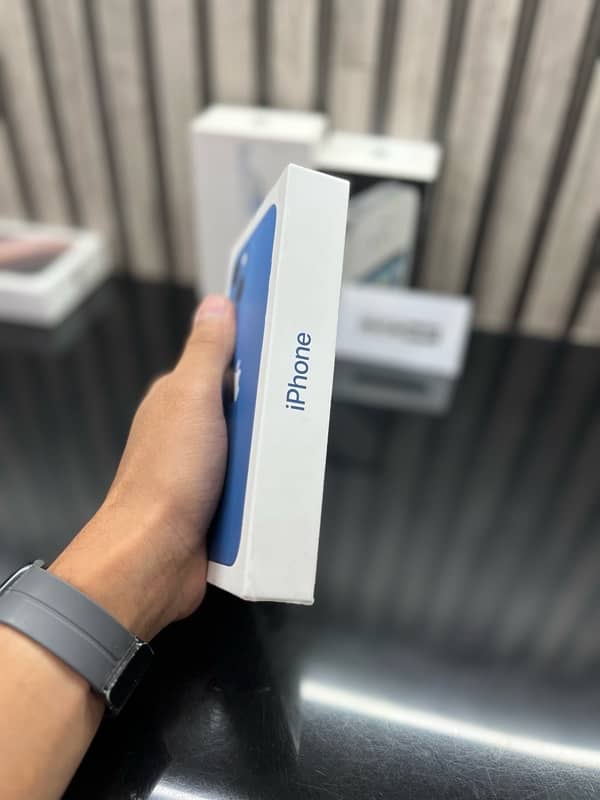 iPhone 13 JV 128GB Box Pack NonActive Blue Colour 3