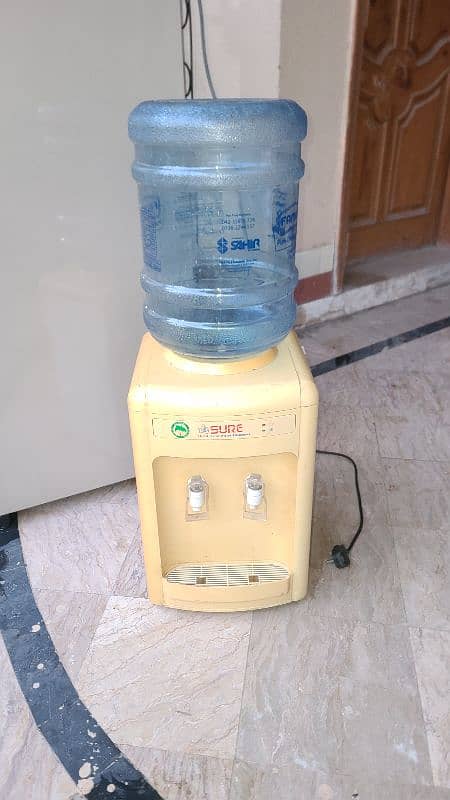 Water Dispenser. Urgent Sale. Hot and Cool 0